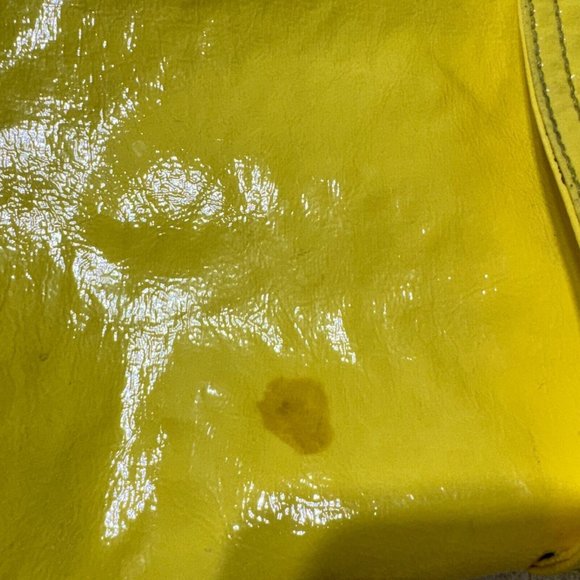 GUESS Large Tote Bag Bright Shiny Yellow with a Slight Water Stain - Fashionable - Picture 7 of 16